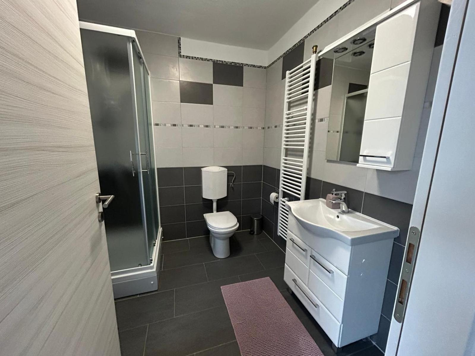 Studio Apartman Marta Korenica Luaran gambar